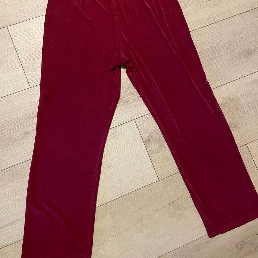 Chico’s Travelers pull on pants size 2 Regular (large/12) in deep red
